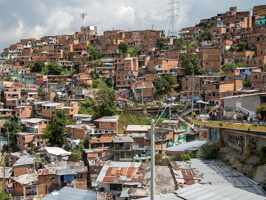 Guide francophone bogota tour offre duo medellin bogota comuna 13