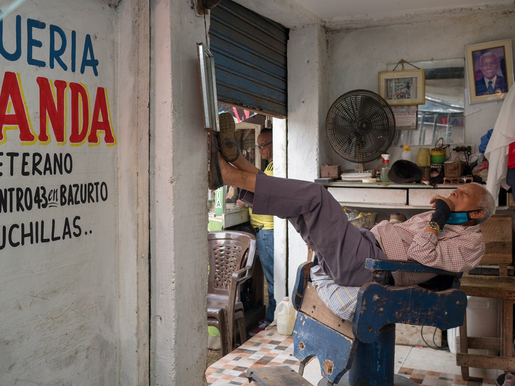 Guide francophone bogota : quelles formalitées pour entrer en Colombie, quelles demarches ? Le chekmig ? Photo mercado Cartagena