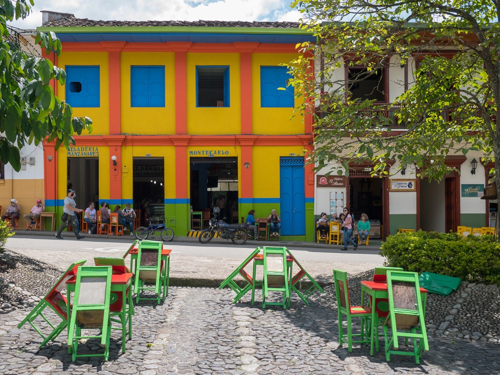 Guide francophone bogota : quelles formalitées pour entrer en Colombie, quelles demarches ? Le chekmig ? Photo Jardin